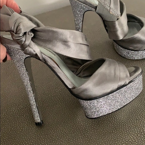 H Halston, Grey/silver/glitter platform, size 5 - Picture 2 of 7